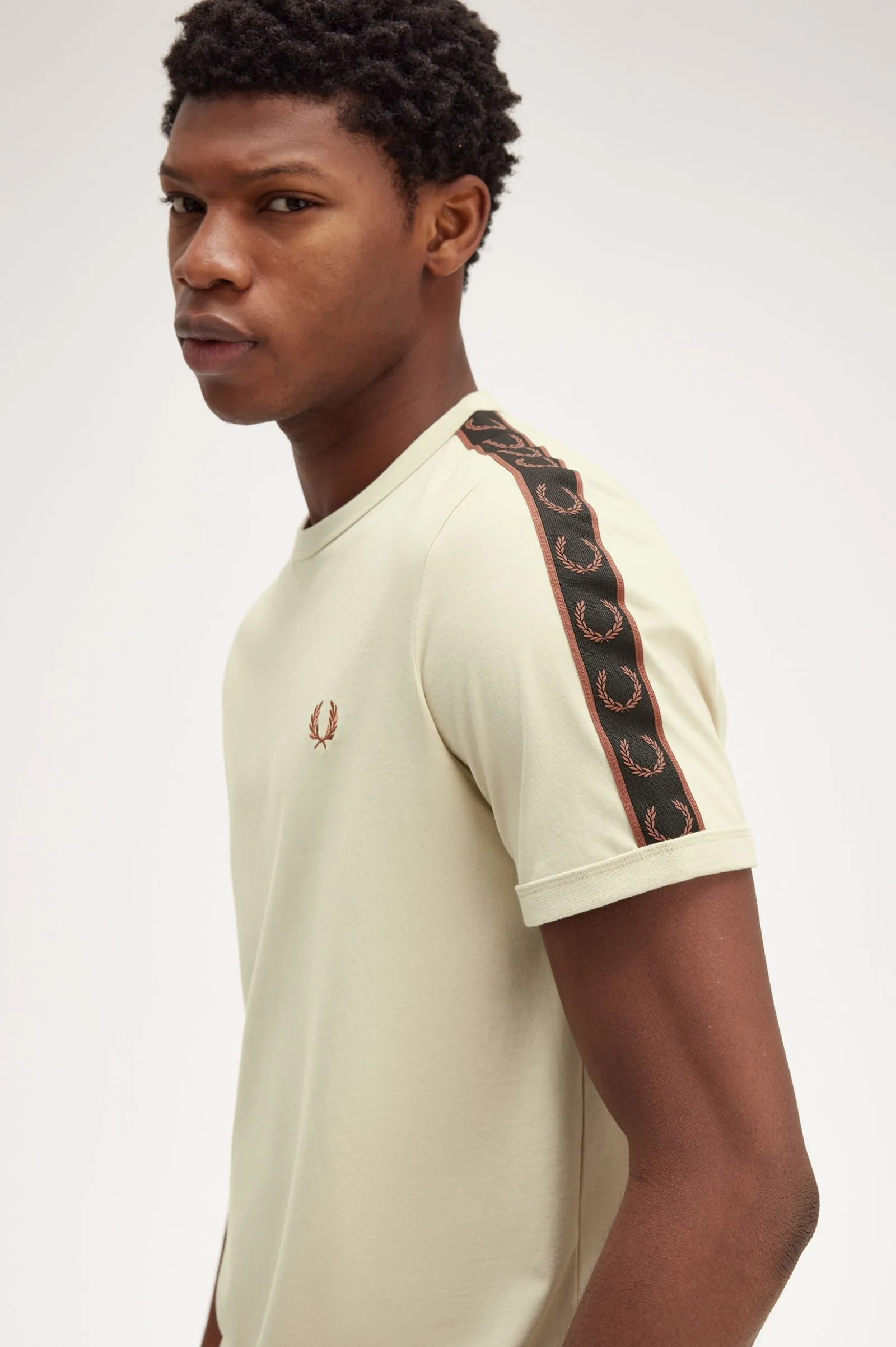 Camiseta Ringer con cinta en contraste